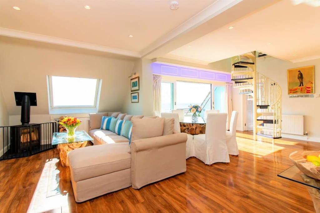 The Luxury Beach Property - Oceanbreeze Сэндгэйт Экстерьер фото